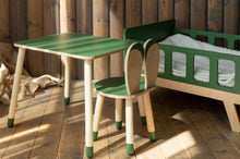 Įkelti vaizdą į galerijos rodinį, Vaikiško stalo ir kėdučių rinkinys