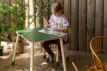 Įkelti vaizdą į galerijos rodinį, Vaikiško stalo ir kėdučių rinkinys