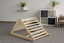 Įkelti vaizdą į galerijos rodinį, MONTESSORI BALANSAVIMO LAIPTELIAI - PIKLER LAIPIOJIMO TRIKAMPIS 80 CM SU DVIPUSE ČIUOŽYKLA