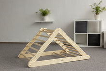 Įkelti vaizdą į galerijos rodinį, MONTESSORI BALANSAVIMO LAIPTELIAI - PIKLER LAIPIOJIMO TRIKAMPIS 80 CM SU DVIPUSE ČIUOŽYKLA