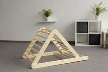 Įkelti vaizdą į galerijos rodinį, MONTESSORI BALANSAVIMO LAIPTELIAI - PIKLER LAIPIOJIMO TRIKAMPIS 80 CM SU DVIPUSE ČIUOŽYKLA