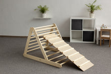 Įkelti vaizdą į galerijos rodinį, MONTESSORI BALANSAVIMO LAIPTELIAI - PIKLER LAIPIOJIMO TRIKAMPIS 80 CM SU DVIPUSE ČIUOŽYKLA