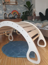 Įkelti vaizdą į galerijos rodinį, MEDINĖS SŪPUOKLĖS