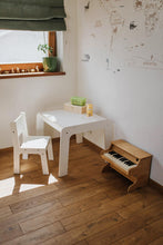 Įkelti vaizdą į galerijos rodinį, STALAS SU KĖDUTE