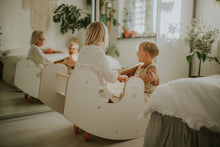 Įkelti vaizdą į galerijos rodinį, VALTIS SŪPUOKLĖS - STALAS