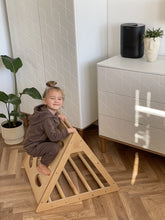 Įkelti vaizdą į galerijos rodinį, Montessori laipiojimo trikampis - balansavimo platforma