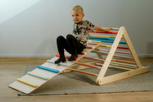 Įkelti vaizdą į galerijos rodinį, MONTESSORI BALANSAVIMO LAIPTELIAI - PIKLER LAIPIOJIMO TRIKAMPIS 80 CM SU DVIPUSE ČIUOŽYKLA