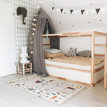 Įkelti vaizdą į galerijos rodinį, KILIMAS „MAŽASIS NUOTYKIŲ IEŠKOTOJAS"