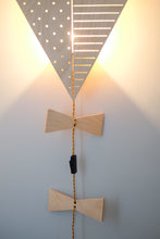 Įkelti vaizdą į galerijos rodinį, SIENINIS ŠVIESTUVAS „AITVARAS"