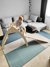 Įkelti vaizdą į galerijos rodinį, PIKLER LAIPIOJIMO TRIKAMPIS SU ČIUOŽYKLA/KOPĖČIOMIS - BALANSAVIMO LAIPTELIAI