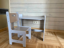 Įkelti vaizdą į galerijos rodinį, VAIKIŠKAS STALAS SU KĖDĖMIS