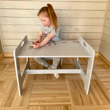 Įkelti vaizdą į galerijos rodinį, VAIKIŠKAS STALAS SU KĖDĖMIS