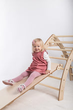 Įkelti vaizdą į galerijos rodinį, PIKLER LAIPIOJIMO TRIKAMPIS SU ČIUOŽYKLA/KOPĖČIOMIS - BALANSAVIMO LAIPTELIAI