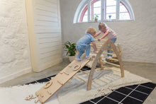 Įkelti vaizdą į galerijos rodinį, PIKLER LAIPIOJIMO TRIKAMPIS SU ČIUOŽYKLA/KOPĖČIOMIS - BALANSAVIMO LAIPTELIAI