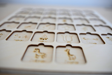 Įkelti vaizdą į galerijos rodinį, DĖLIONĖ "ABĖCĖLĖ"