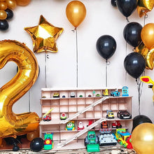 Įkelti vaizdą į galerijos rodinį, MEDINIS MAŠINĖLIŲ GARAŽAS