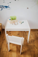 Įkelti vaizdą į galerijos rodinį, STALAS SU KĖDUTE