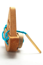 Įkelti vaizdą į galerijos rodinį, Medinis vėrimo žaislas "Valtis"
