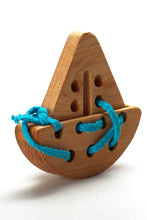 Įkelti vaizdą į galerijos rodinį, Medinis vėrimo žaislas "Valtis"