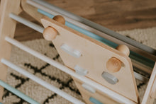 Įkelti vaizdą į galerijos rodinį, MONTESSORI PIKLER LAIPIOJIMO TRIKAMPIS - BALANSAVIMO LAIPTELIAI