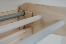 Įkelti vaizdą į galerijos rodinį, ŠVEDIŠKA SIENELĖ - PIKLER LAIPIOJIMO TRIKAMPIS