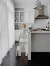 Įkelti vaizdą į galerijos rodinį, 4in1 VIRTUVĖS BOKŠTELIS - STALAS - LĖLIŲ NAMELIS - LAIPTELIS