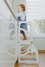 Įkelti vaizdą į galerijos rodinį, 3in1 - VIRTUVĖS PAGALBINIS BOKŠTELIS - STALAS - ČIUOŽYKLA TRANSFORMERIS MEDŽIO MOTYVAI