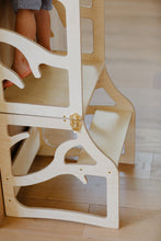 Įkelti vaizdą į galerijos rodinį, 3in1 - VIRTUVĖS PAGALBINIS BOKŠTELIS - STALAS - ČIUOŽYKLA TRANSFORMERIS MEDŽIO MOTYVAI