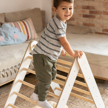 Įkelti vaizdą į galerijos rodinį, Montessori balansavimo laipteliai - pikler trikampis su dvipuse čiuožykla
